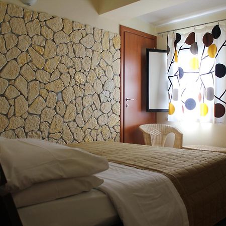 Hotel 106 เซลเลีย มาริน่า ภายนอก รูปภาพ