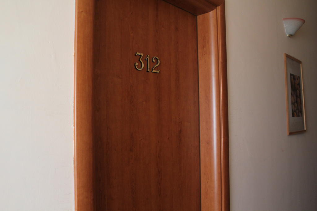 Hotel 106 เซลเลีย มาริน่า ภายนอก รูปภาพ