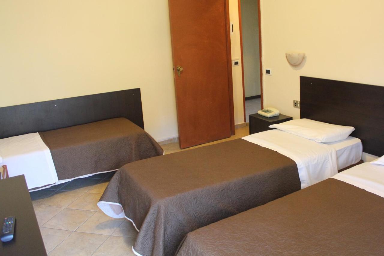 Hotel 106 เซลเลีย มาริน่า ภายนอก รูปภาพ